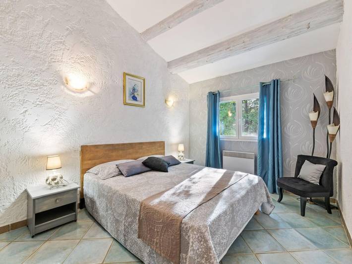 Location de vacances pour 2 personnes, avec jardin et piscine à Lambesc - 4