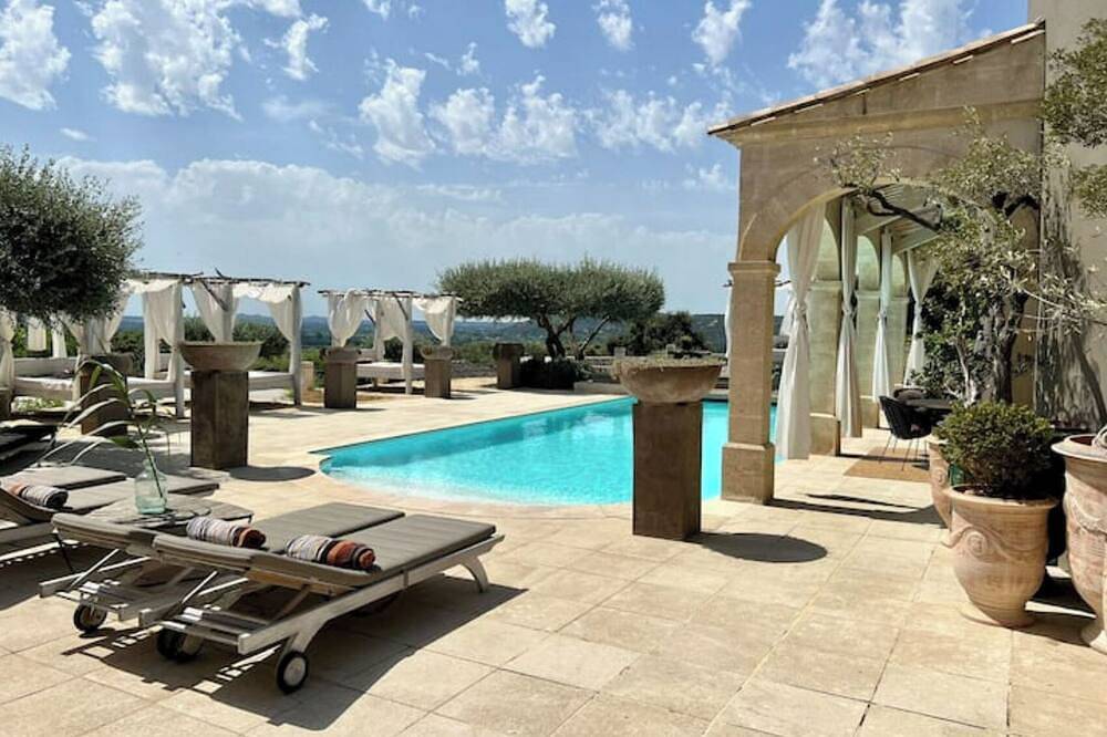 Villa de Luxe en Face du Célèbre Pont-du-gard in Castillon-du-Gard, Region de Nimes
