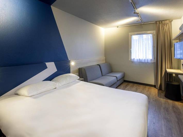 Hôtel pour 4 personnes, avec jardin et piscine, animaux acceptés