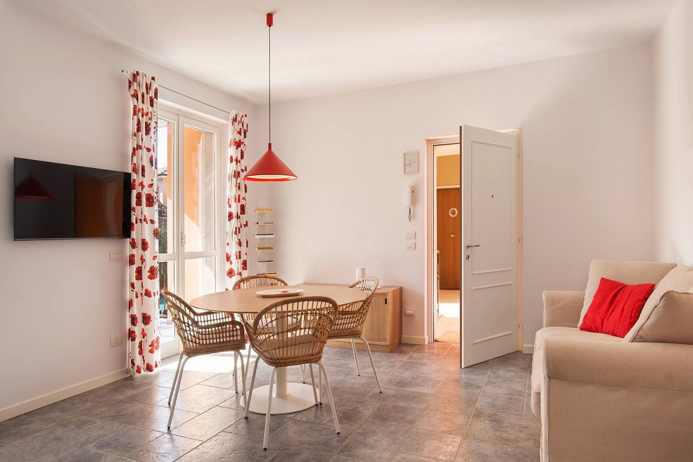 Ganze Wohnung, Il Faro – Design und Entspannung am Gardasee in Torri del Benaco, Gardasee-Berge