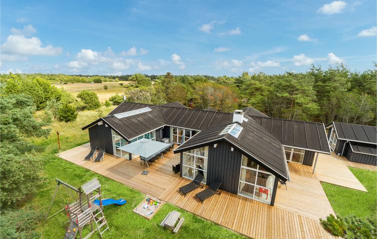 Ferienhaus für 12 Personen, mit Terrasse und Whirlpool sowie Pool und Sauna in Skagen