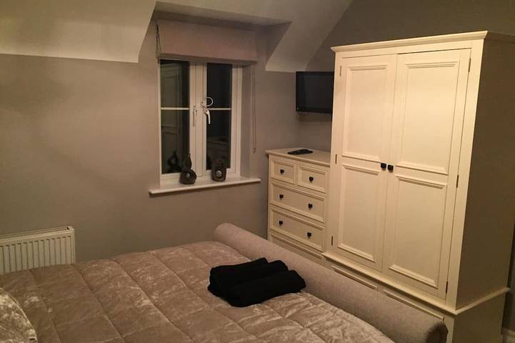 Vues sur la rivière, Kinsale, 6 chambres, 5 salles de bain, 20 couchages, récemment rénové, 4 min de la ville in Comté de Cork