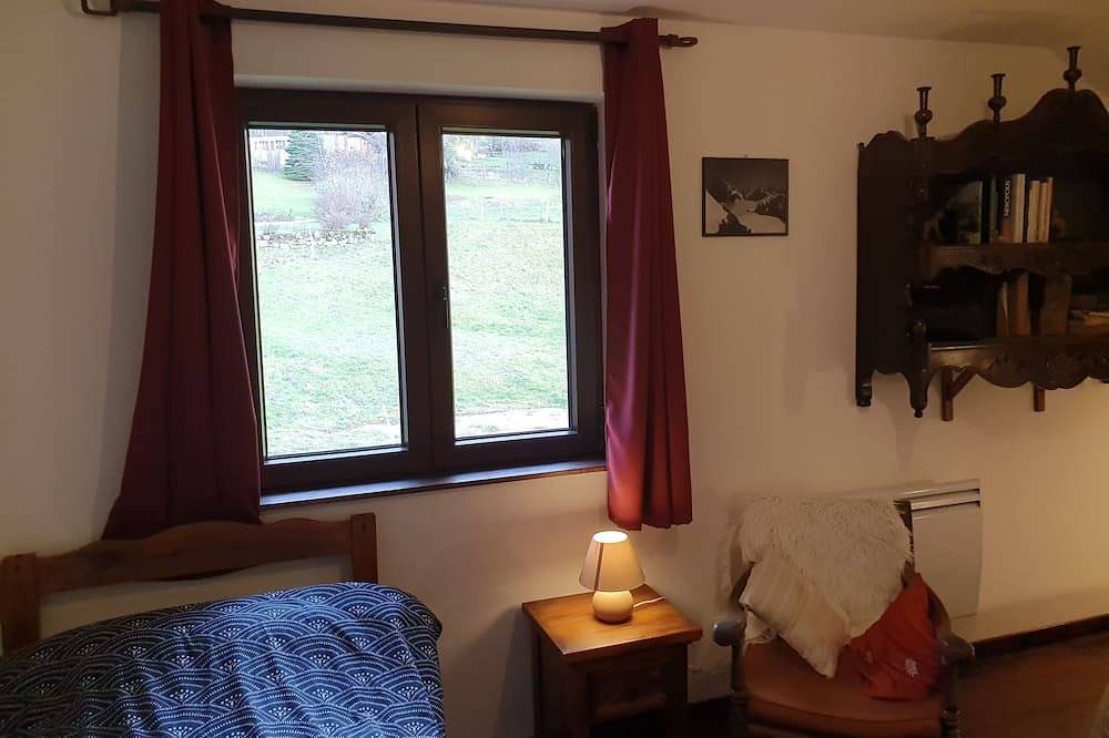 Entire apartment, Stylish apartment in chalet, Val d'Abondance-Portes du Soleil / 2 in Vacheresse, Thonon-les-Bains region
