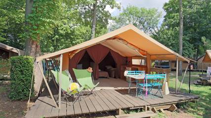 Tente pour 5 personnes, avec terrasse dans Hautes-Alpe