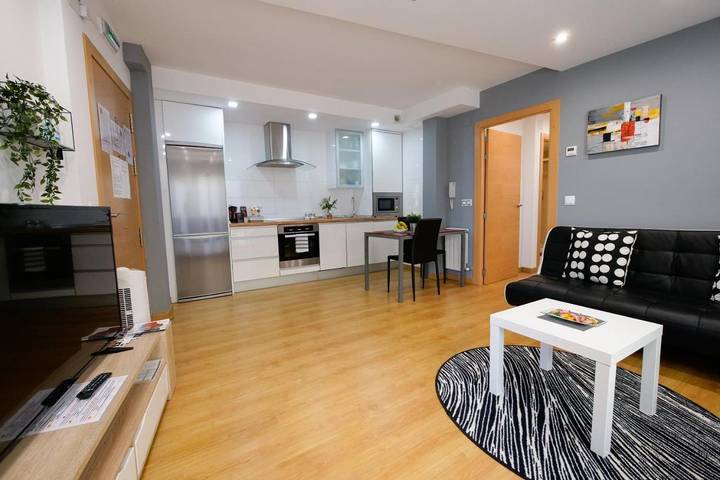 Apartamento para 4 personas, con Balcón y Terraza en Puente la Reina