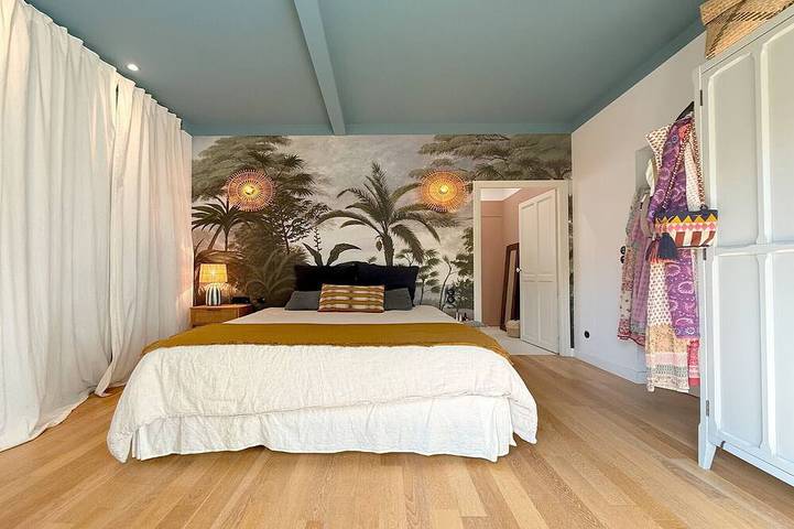 Villageoise – Charming family home with a pool. in Saint-Genis-Laval, Lyon und Umgebung