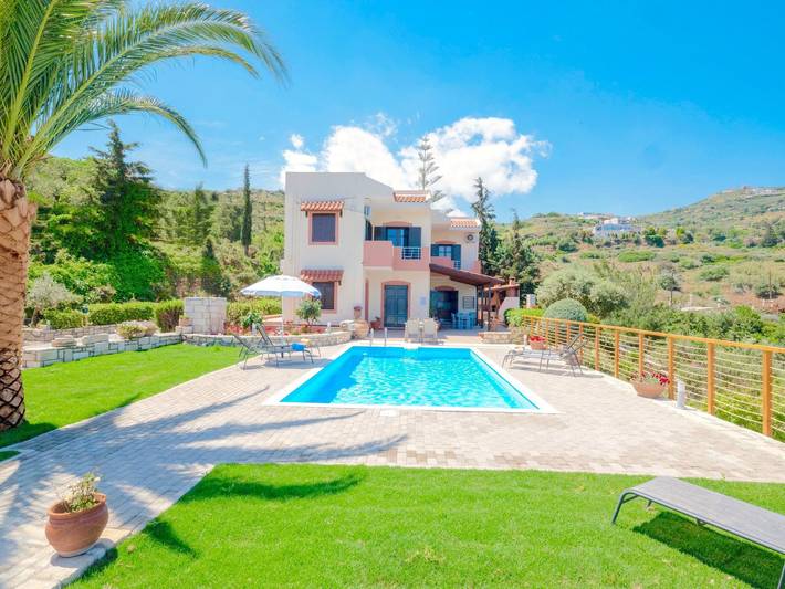 Villa Lygaria with Private Pool in Lygaria, Achlada
