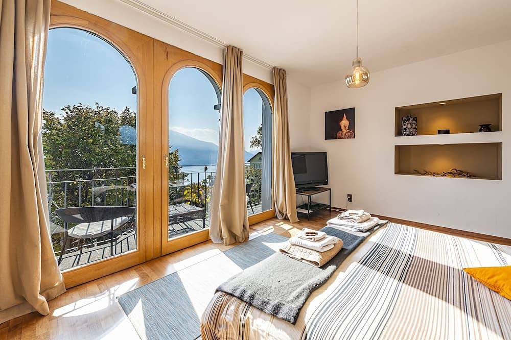 Casa Luna - Wonderful Lake View in Brione sopra Minusio, Tessiner Alpen