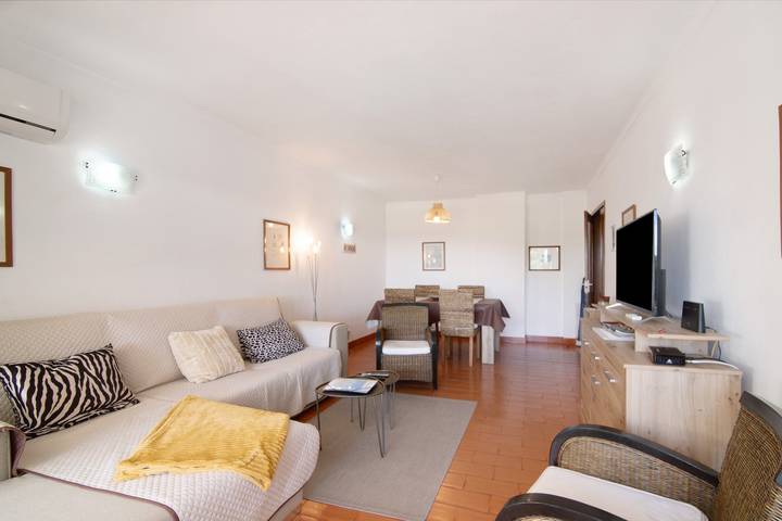 Ganze Wohnung, Ferienwohnung 'Tenis Golfmar' mit Gemeinschaftspool, Wlan und Klimaanlage in Vilamoura, Quarteira