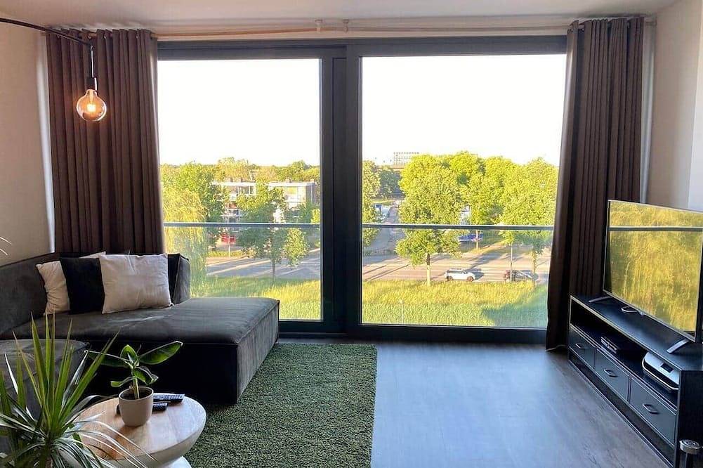 Geheel appartement, Fantastic Studio with free private car parking in 's-Hertogenbosch, Noord-Brabant