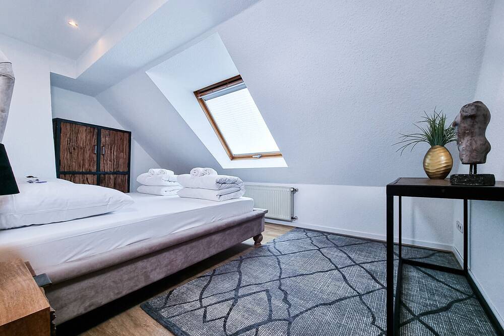 Geheel appartement, Alpha Apartments: Dachstudio - Stil & Eleganz, 2Br in Essen, Ruhrgebied