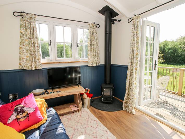 Hut for 2 people, with garden in Shropshire