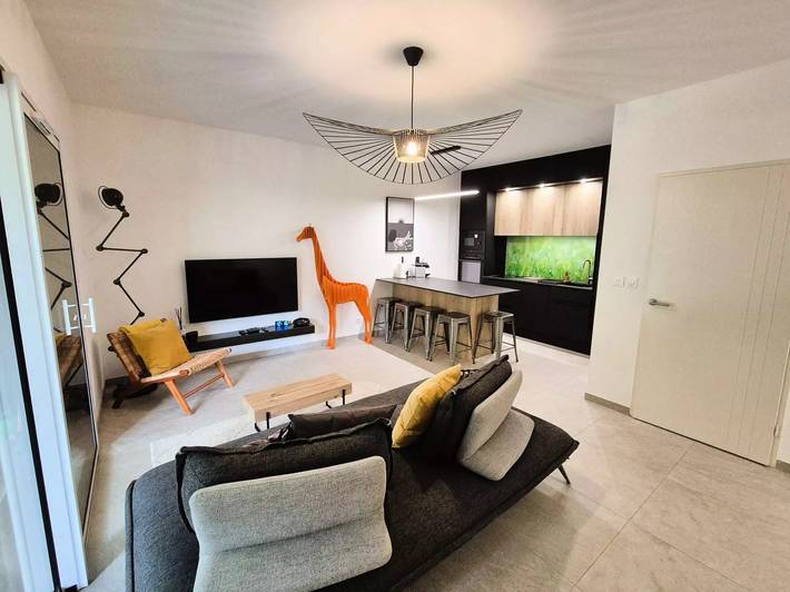Gîte pour 5 personnes, avec terrasse dans Port Pin Rolland - 4