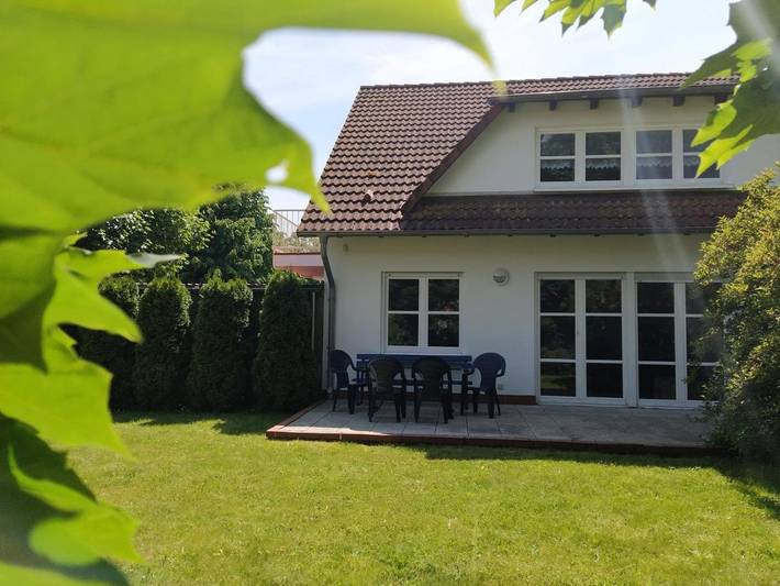 Ferienhaus für 8 Personen, mit Balkon und Terrasse sowie Garten