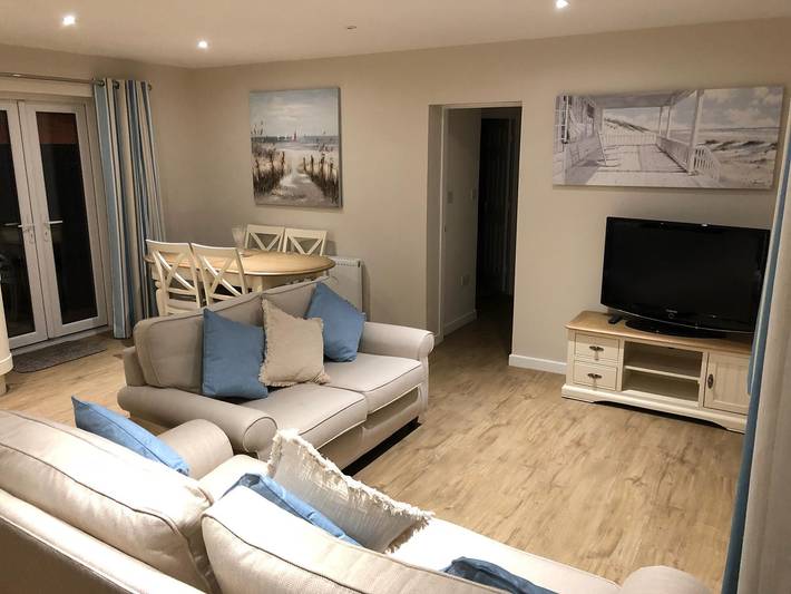 Caravan for 4 people, with Garden in Prestatyn