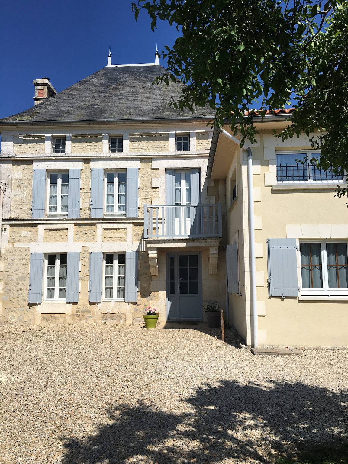 Gîte, Beheizter und Überdachter Pool mit Privatem Pool, Privater Terrasse und Wlan in Sauvignac, Charente