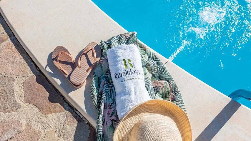 Chalet para 10 personas, con terraza y piscina en Parque Natural Sierras Subbéticas - 2