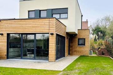 Gîte pour 10 personnes, avec terrasse ainsi que jardin et sauna à Condé-Sainte-Libiaire