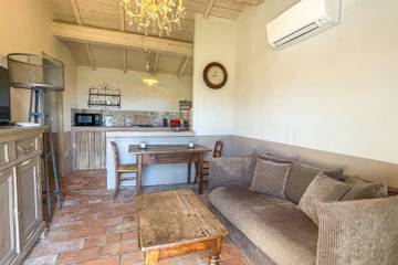 Villa for 2 Guests in Porto-Vecchio, Corse-du-Sud, Picture 4