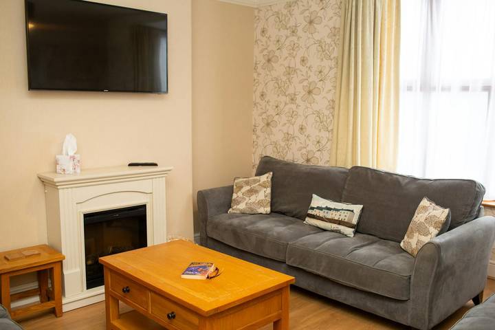 Holiday home for 11 people, with Terrace and Garden in Aberystwyth