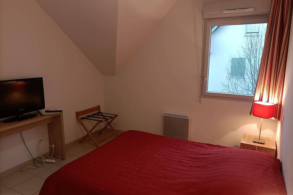 Entire apartment, T1 Bis Dans Résidence Avec Piscine B36 in Salies-de-Béarn, Béarn