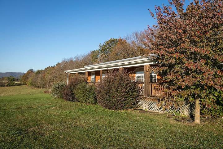 Glamping for 6 people, with yard in Virginia