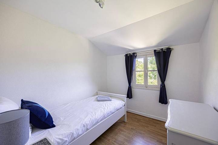 Location de vacances pour 5 personnes, avec jardin et piscine à Biron - 3