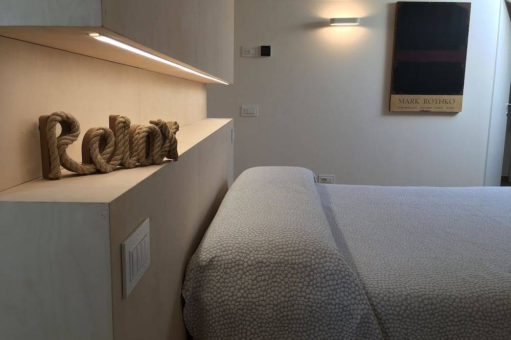 Geheel appartement, Nieuwe loft met prachtig uitzicht op het meer in Lonato, Garda Bergen