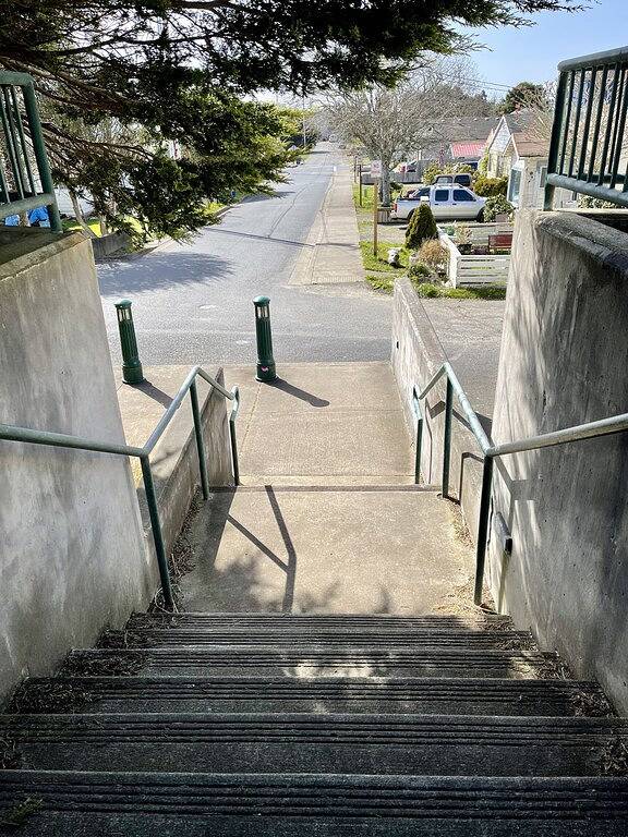 The Coasty Cabin - Private Home - 2 blks to beach - Pets Ok! - Enclosed Backyard in Oceanlake, Lincoln City