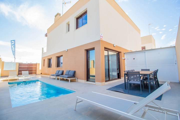 Chalet para 8 personas, con Terraza en Campo de Cartagena
