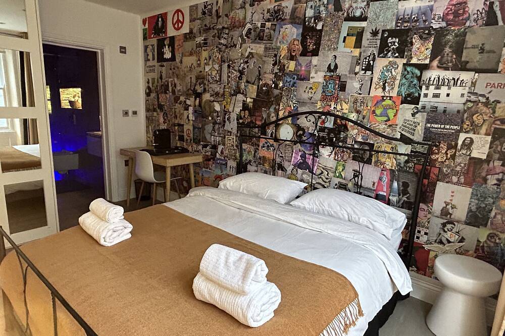 Pop Art Luxury Room Marylebone, your home in London in London, South East England