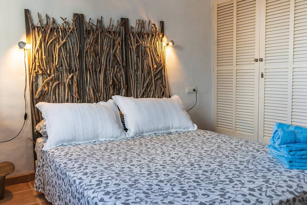 Fantastically beautiful house with a view of Ibiza in Es Pujols, Formentera