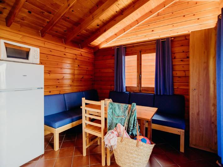 Bungalow para 4 personas, con Terraza y Piscina en Costa Dorada