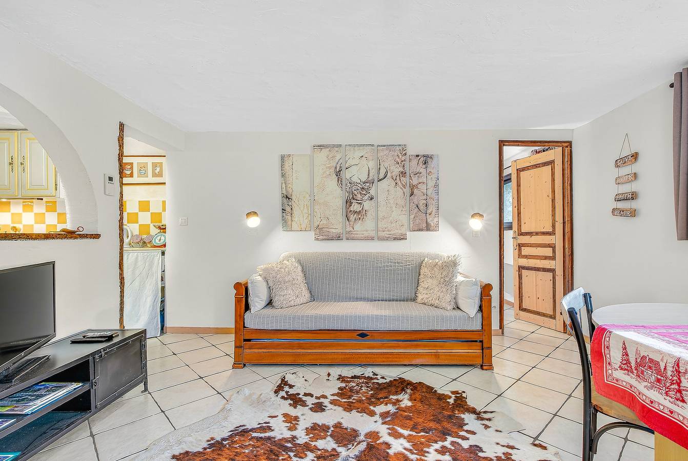 Cottage 'Gîte Le Montagn'art' with Mountain View, Shared Terrace and Wi-Fi in Beauvezer, Castellane region