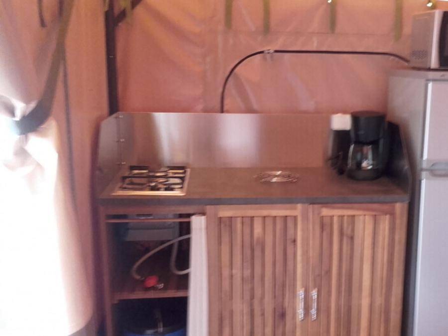 Camping Benista - Bungalow toilé 4 personnes - Lodge Victoria (sans arrivée d'eau) in Cauro, Région d'Ajaccio