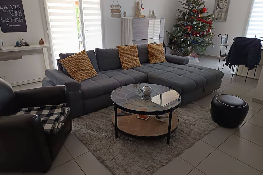 Rent room individually in guest house in Pia, Côte d'Améthyste