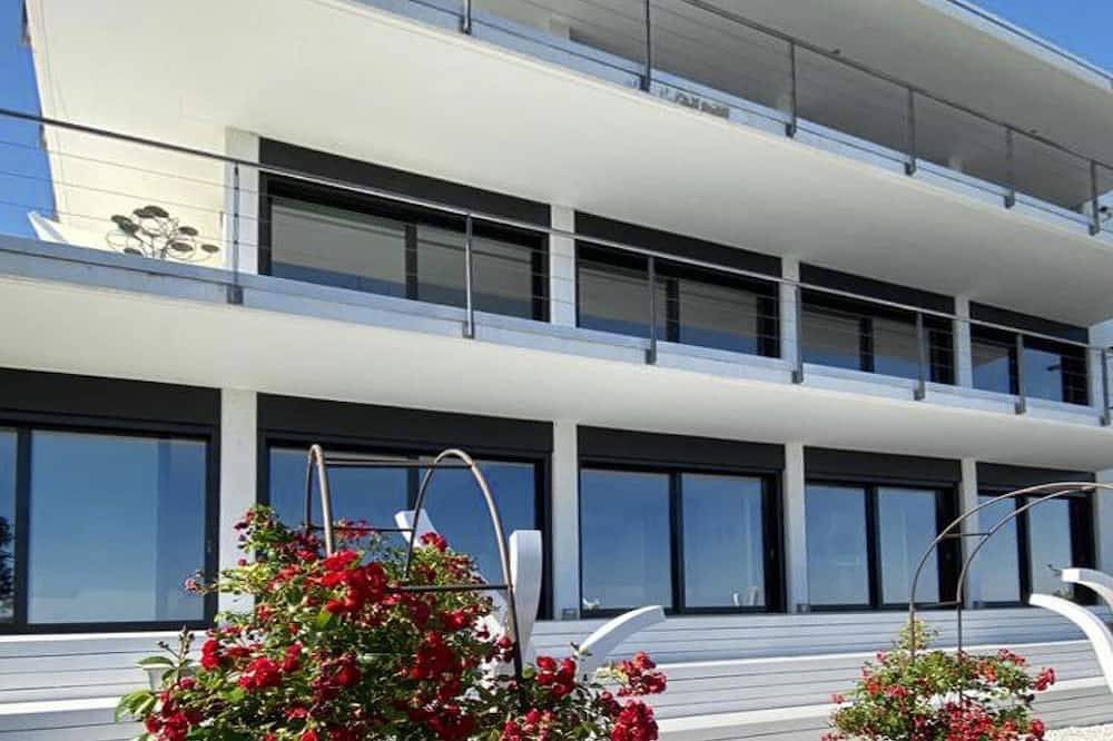 Luxury w\/ Sea Views 15 min to central Barcelona! in Badalona, Costa del Maresme