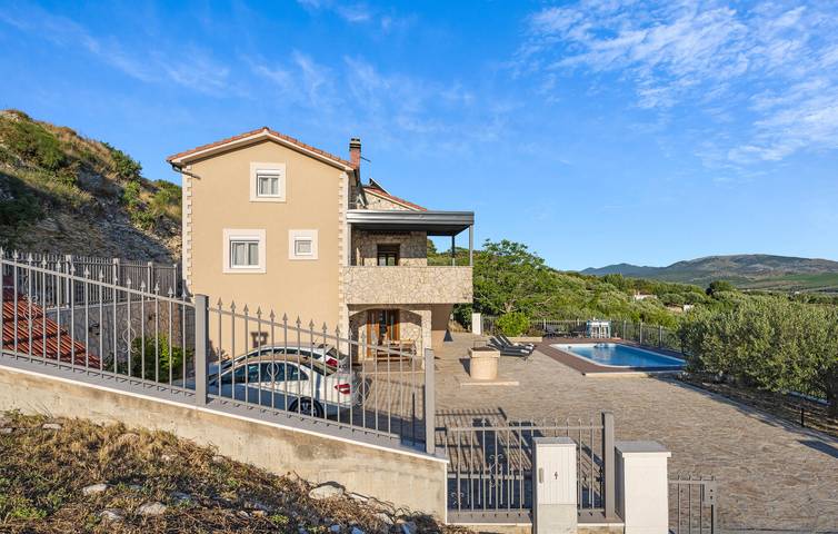 Ferienhaus für 8 Personen, mit Terrasse und Pool, mit Haustier - 1