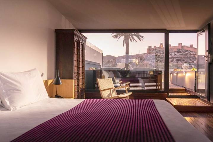 Hôtel pour 2 personnes, avec sauna ainsi que terrasse et piscine