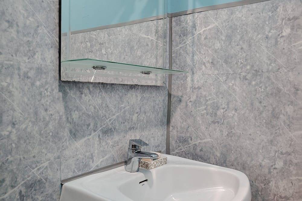 Semi-detached house with patio (near Circuito de Jerez) in Torre Melgarejo, Jerez de la Frontera