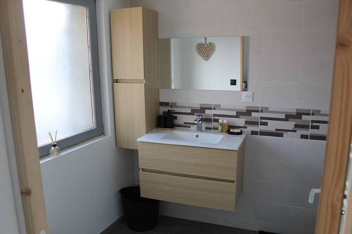 Entire apartment, 60 m2 duplex apartment in town center in Saint-Amand-les-Eaux, Valenciennes region