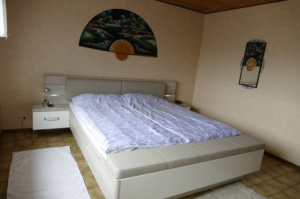 Ganze Wohnung, Beliebte Ferienwohnung 90 qm. mit 2 Schlafzimmern, 1-4 Personen in Mörlenbach in Mörlenbach, Bergstraße