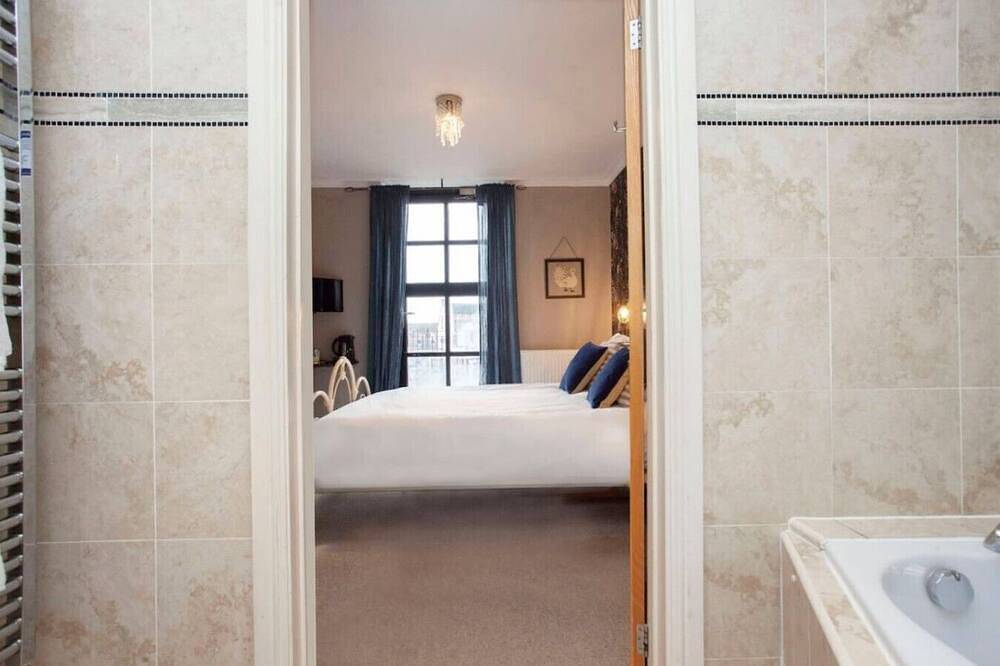 Higgihaus 5 Sleeps 14-16 Hens Stags Big in Cardiff Bay, Cardiff