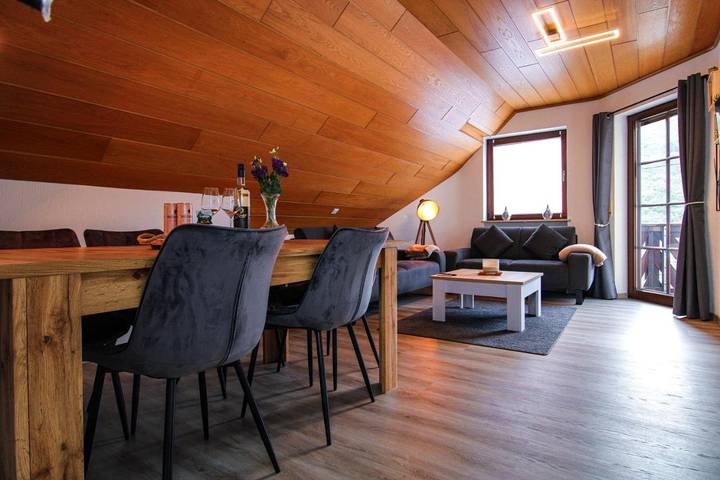 Ferienwohnung für 6 Personen, mit Sauna und Ausblick sowie Garten, mit Haustier