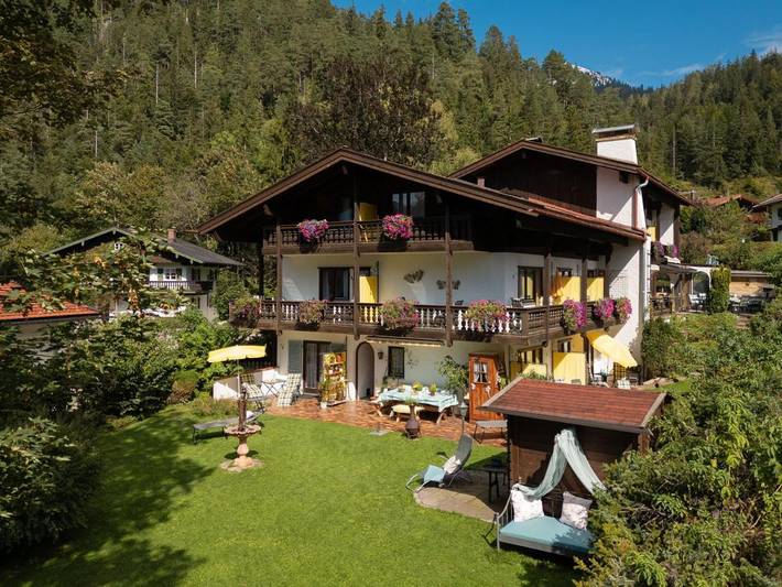 Hotel für 2 Personen, mit Terrasse und Garten sowie Pool und Sauna in Bayrischzell