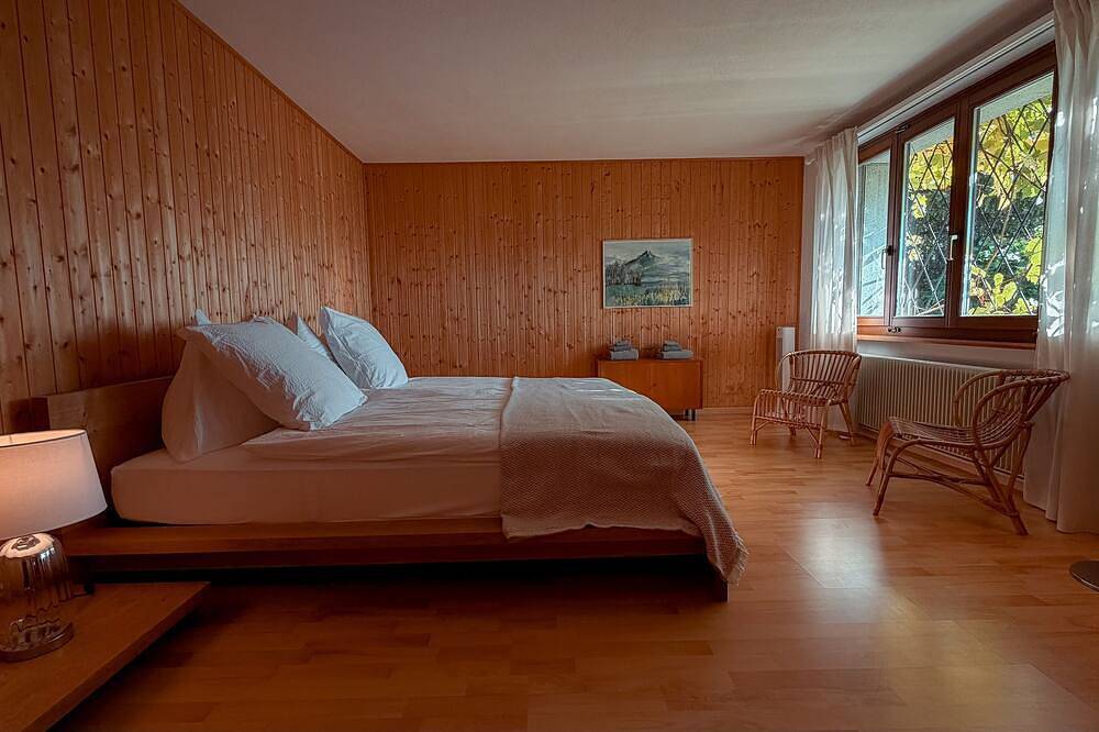 Private Chalet with Pool, Lake & Mountain Views in Sigriswil, Thunersee