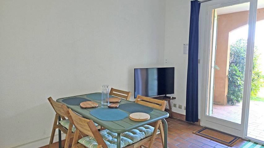 Gîte pour 4 personnes, avec jardin et terrasse dans Plage de la Nartelle - 4