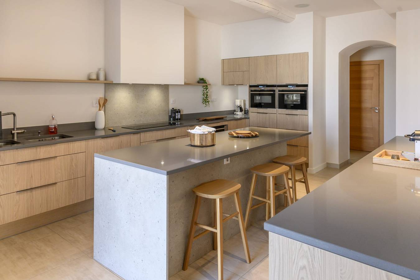 The Mas du Mazet, Stunning New Mas in the Heart of the Orchards – Charleval in Charleval, Region de Aix-en-Provence