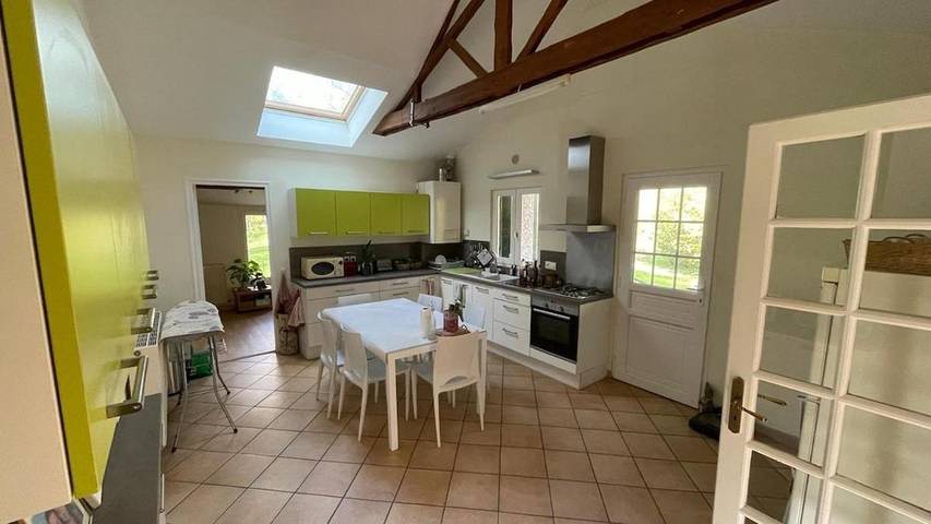 Location de vacances pour 5 personnes, avec jardin ainsi que terrasse et vue, adapté aux familles à Noisy-sur-École - 2
