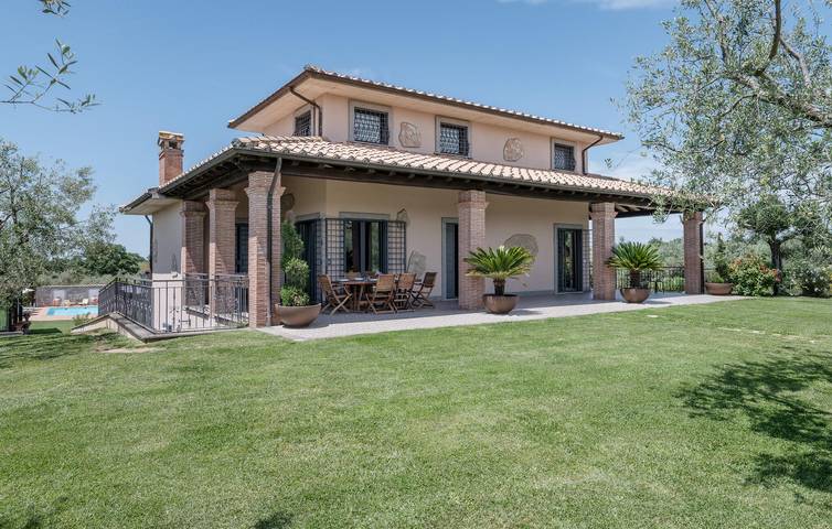 Acogedor apartamento con aparcamiento y terraza, a 900 m de Commenda in Commenda (Viterbo), Montefiascone